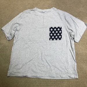 uniqlo gray t shirt